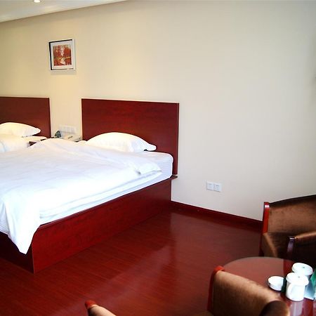 Greentree Inn Beihang Commercial Street Express Hotel Шеньян Экстерьер фото